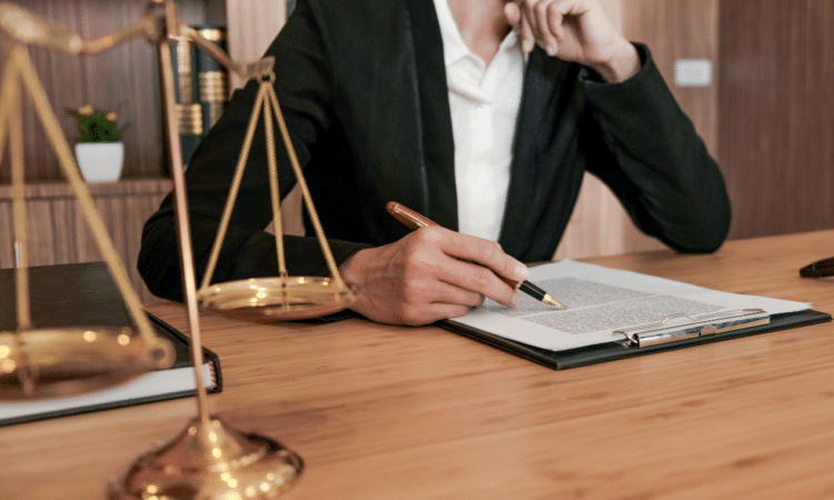 Are meeting minutes a legal document?